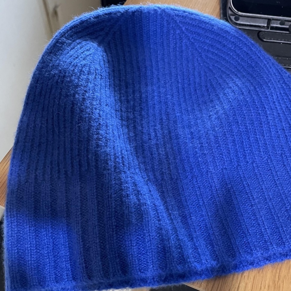 Royal blue cashmere hat